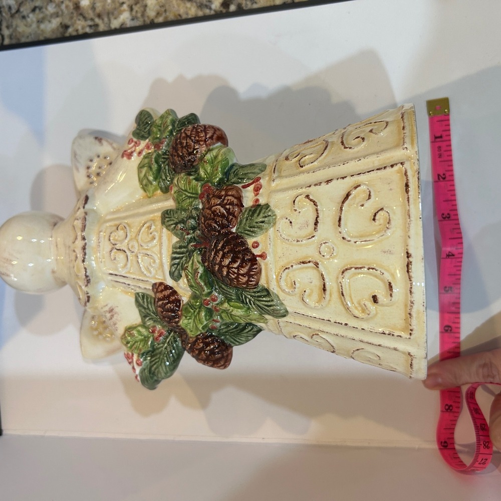Ceramic Angel Figurine Cream Pine Cone Berry Wreath Holiday Decoration - Picture 6 of 6